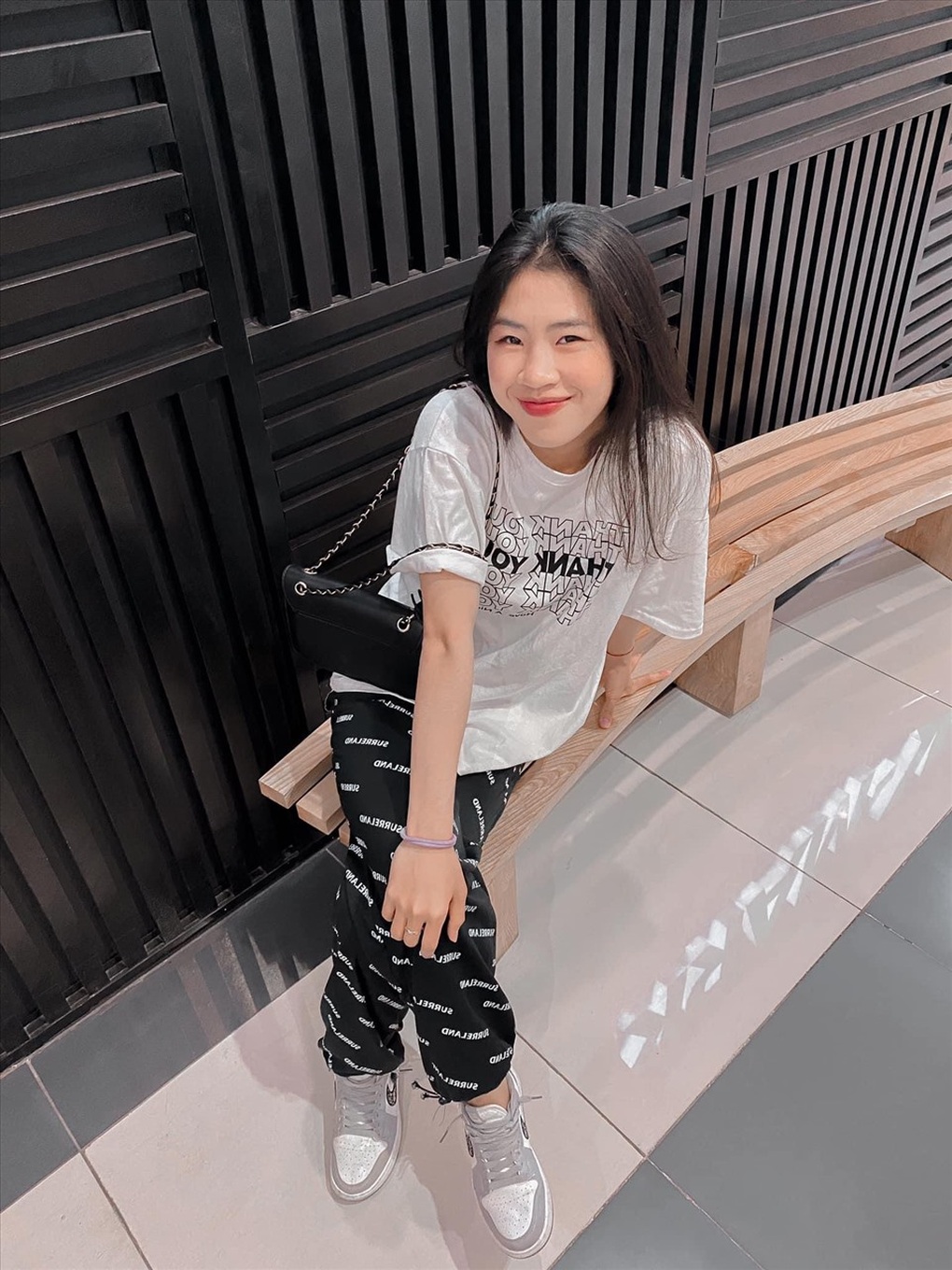 Gu thời trang đời thường sành điệu của tuyển bóng đá nữ Việt Nam - 10