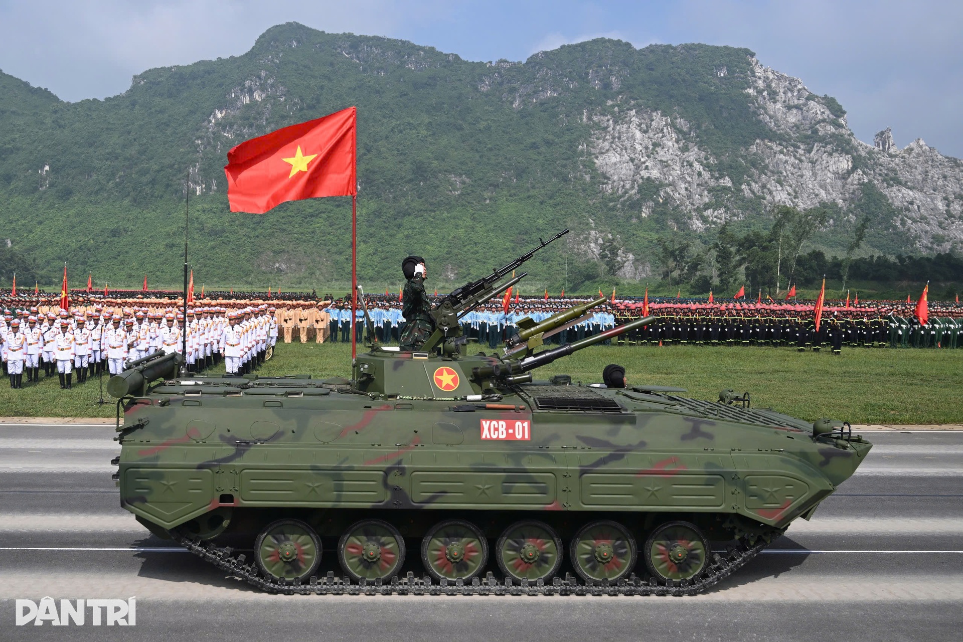 Mãn nhãn với xe tăng, tên lửa hợp luyện chuẩn bị cho diễu binh đại lễ 2/9 - 7 Mãn nhãn với xe tăng, tên lửa hợp luyện chuẩn bị cho diễu binh đại lễ 2/9 - 7