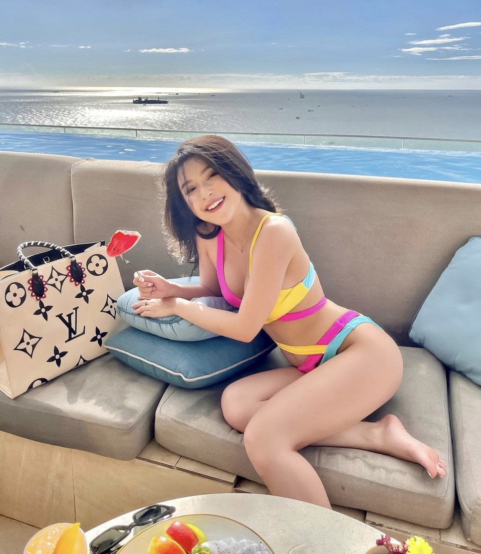 Nhịp sống hot girl: Hà Trúc công khai, Châu Bùi úp mở chuyện tình cảm - 11