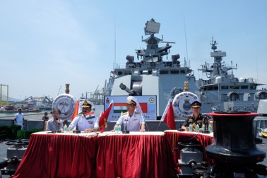 Tàu khu trục Hải quân Ấn Độ đến thăm Đà Nẵng