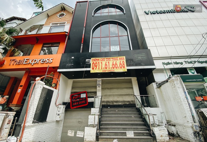 Hơn nửa năm đóng cửa vì dịch Covid-19, giá thuê mặt bằng trên đường Phan Xích Long vẫn chưa hạ nhiệt - Ảnh 7. Hơn nửa năm đóng cửa vì dịch Covid-19, giá thuê mặt bằng trên đường Phan Xích Long vẫn chưa hạ nhiệt - Ảnh 7.