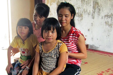 Phận đời éo le của 8 chị em mồ côi cả bố lẫn mẹ