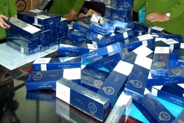 Phá đường dây buôn lậu thuốc lá "núp" bóng tạm nhập tái xuất