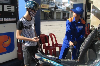 Xả quỹ bình ổn, giá xăng dầu vẫn đồng loạt tăng mạnh