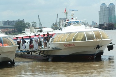 Kiểm soát chặt hoạt động vận chuyển hành khách bằng tàu cánh ngầm