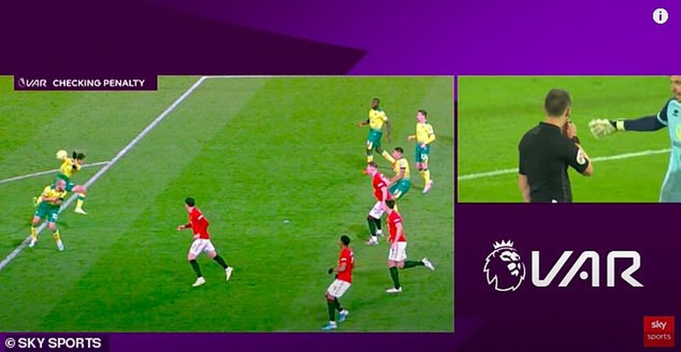 Tranh cãi khi VAR cứu thua Man Utd nhiều nhất ở Premier League - 9 Tranh cãi khi VAR cứu thua Man Utd nhiều nhất ở Premier League - 9