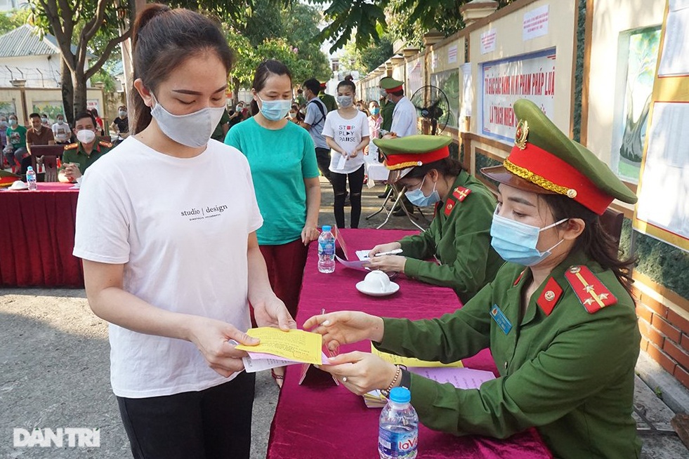 Toàn cảnh 69 triệu cử tri cả nước tham gia Ngày hội non sông - 48 Toàn cảnh 69 triệu cử tri cả nước tham gia Ngày hội non sông - 48