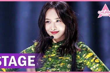 Tống Thiến thể hiện ca khúc "Up To Me"