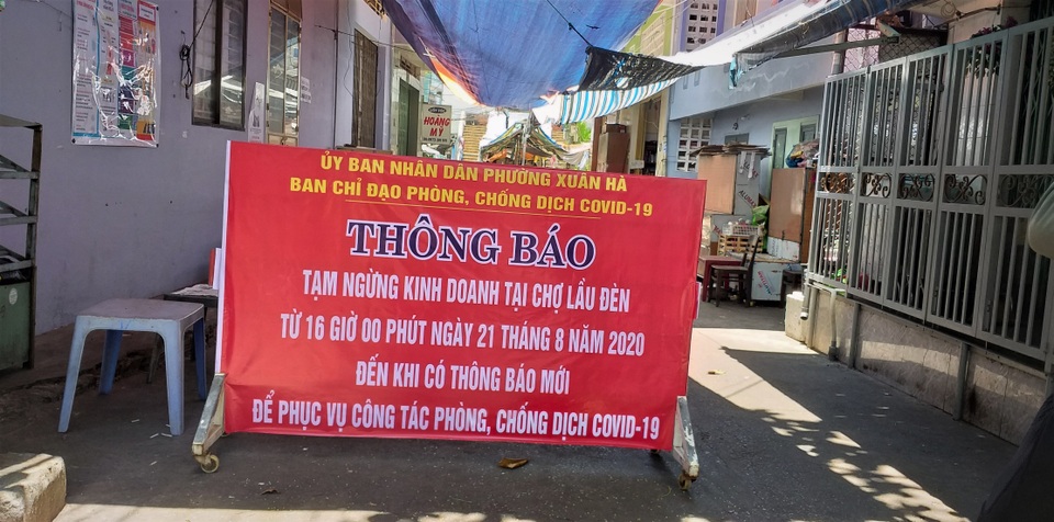 Hơn 200 người tiếp xúc với 3 tiểu thương và nhân viên BQL chợ mắc Covid-19 - 1