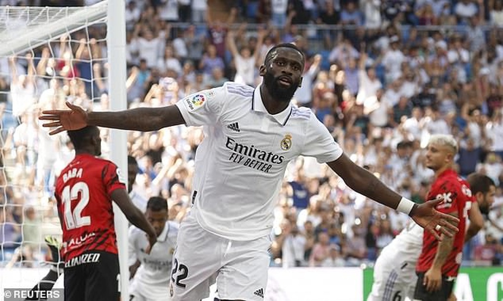 Duy trì mạch toàn thắng, Real Madrid trở lại ngôi đầu bảng La Liga - 10 Duy trì mạch toàn thắng, Real Madrid trở lại ngôi đầu bảng La Liga - 10