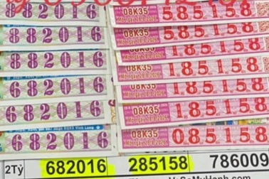 Nam tài xế xe công nghệ và nữ công nhân ăn lễ lớn nhờ trúng độc đắc tiền tỷ