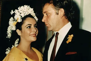 Ngắm lại ảnh cưới cực "độc" của các "sao" nổi tiếng