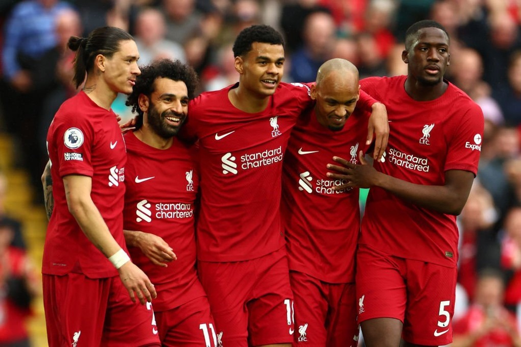 Liverpool thổi lửa vào vị trí của Man Utd - 1 Liverpool thổi lửa vào vị trí của Man Utd - 1