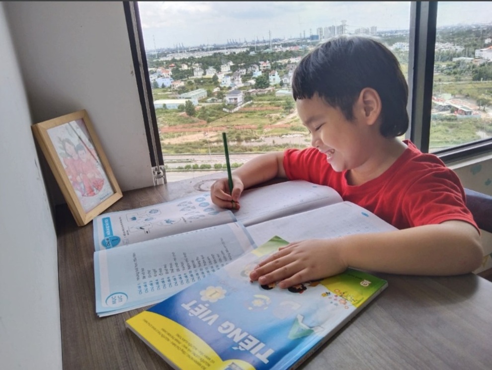 TPHCM: Học sinh ở vùng dịch nguy cơ rất cao vẫn học tại nhà - 2 TPHCM: Học sinh ở vùng dịch nguy cơ rất cao vẫn học tại nhà - 2