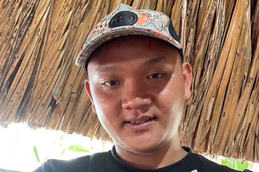 Bắt kẻ giả danh công an, cưỡng đoạt tiền của công nhân ở Bình Dương - 1 Bắt kẻ giả danh công an, cưỡng đoạt tiền của công nhân ở Bình Dương - 1
