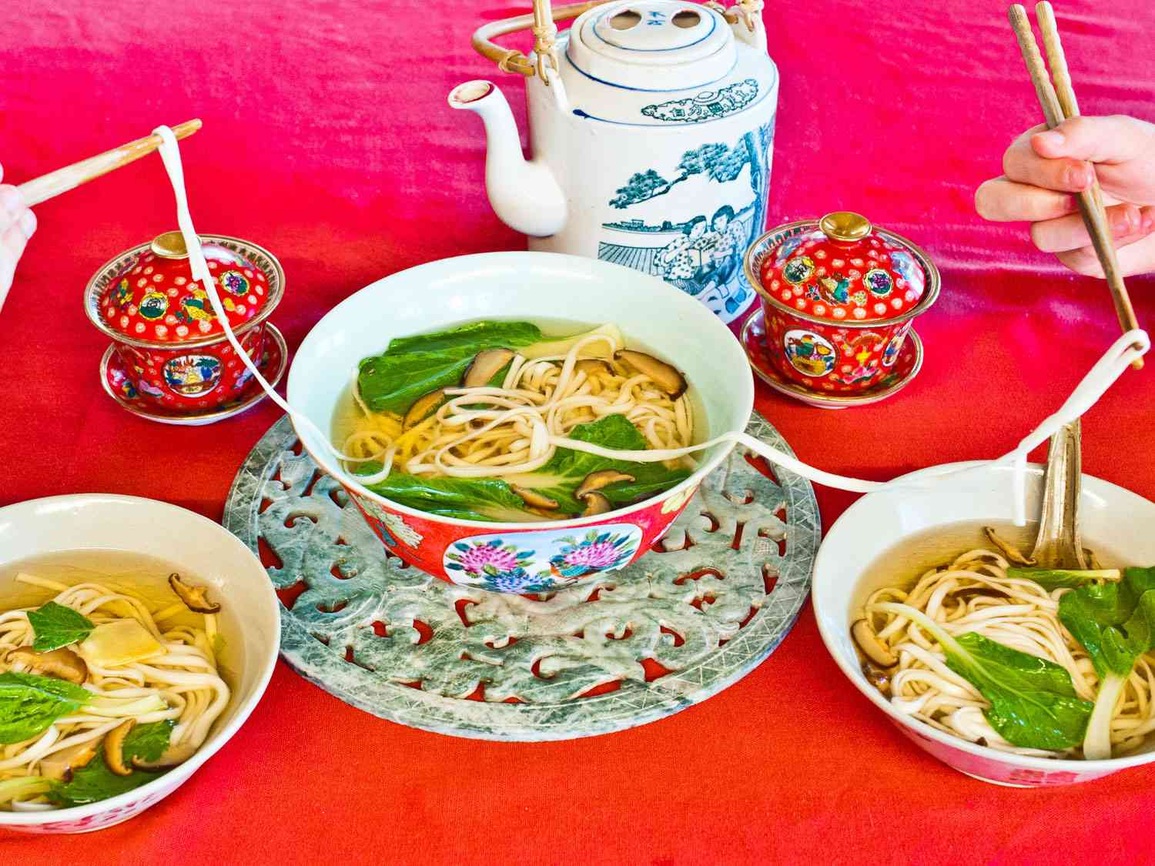 Khách Tây lạ lẫm với những phong tục và kiêng kị của tết Nguyên Đán - 2 Khách Tây lạ lẫm với những phong tục và kiêng kị của tết Nguyên Đán - 2