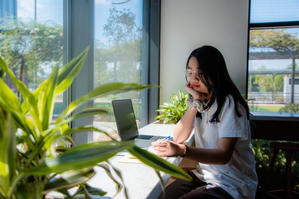 Nữ sinh lớp 11 trúng học bổng ASEAN toàn phần - 1 Nữ sinh lớp 11 trúng học bổng ASEAN toàn phần - 1