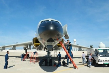 Trung Quốc bị nghi đưa máy bay ném bom trái phép đến đảo Phú Lâm