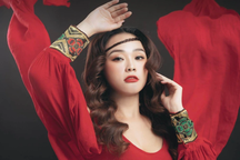 "Sao Mai" Diệu Thúy kết hợp thính phòng và nhạc Pop