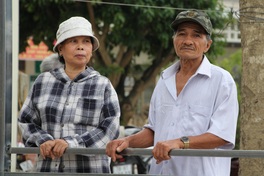 Người dân vùng lũ thỏa niềm mong ước có nhà phao