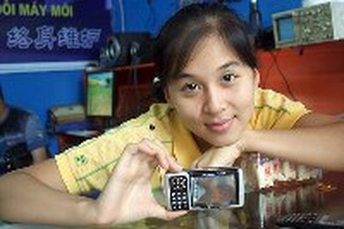 Lên chợ vùng biên tậu "alô" sành điệu!