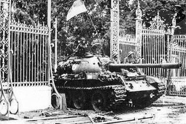 Pháo thủ trên chiếc xe tăng húc đổ cổng Dinh Độc Lập ngày 30/4 qua đời