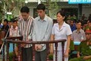 Tiếp tế ma túy vào Trung tâm cai nghiện, ba mẹ con cùng ngồi tù