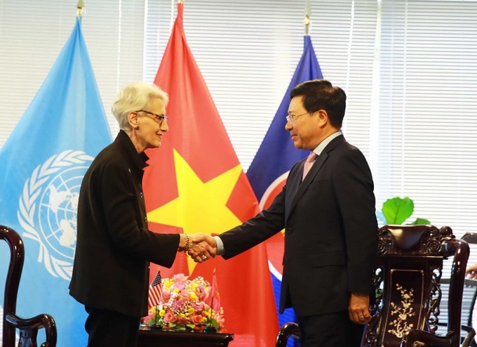 Phó Thủ tướng Thường trực Phạm Bình Minh tiếp Thứ trưởng Thứ nhất Bộ Ngoại giao Hoa Kỳ Wendy Sherman.