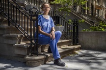 Nhật ký một tháng quay cuồng với xác chết Covid-19 của nữ sinh Mỹ