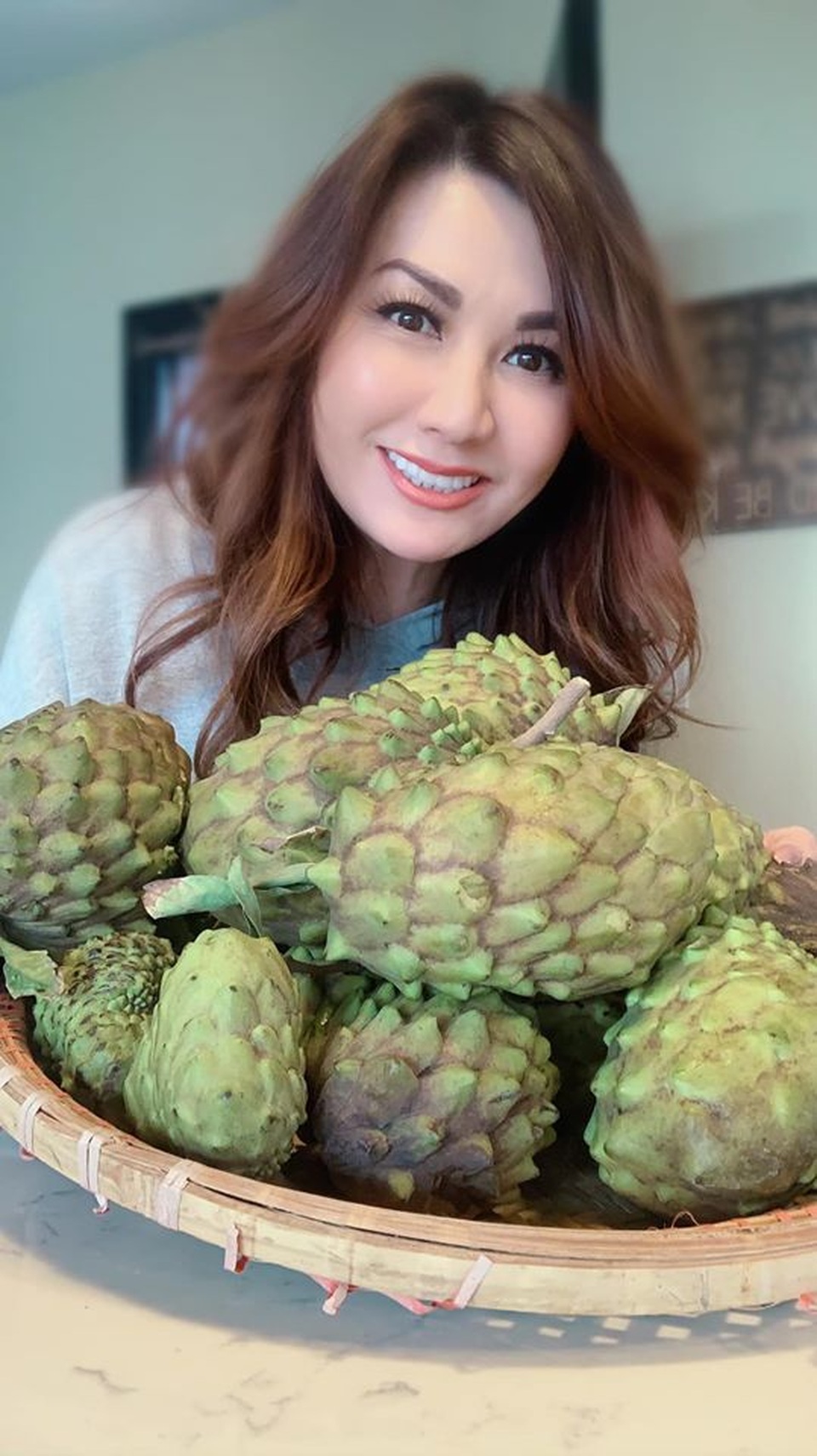 Muôn kiểu “kiếm cơm” “cái khó ló cái khôn” mùa Covid-19 của sao Việt - 2 Muôn kiểu “kiếm cơm” “cái khó ló cái khôn” mùa Covid-19 của sao Việt - 2