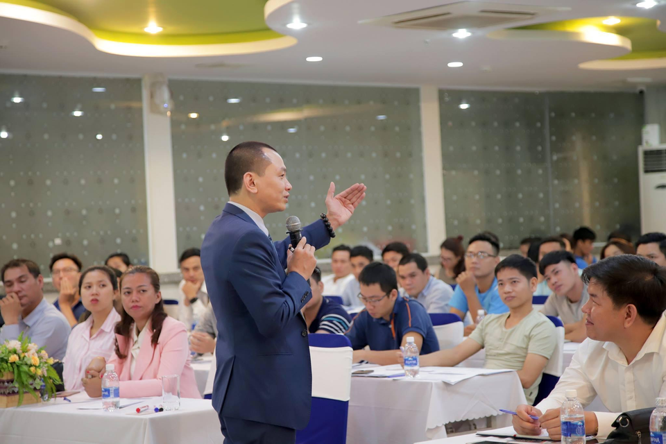 Hiểu con - Hiểu mình - Gia đình hạnh phúc - Chuỗi chương trình thức tỉnh cha mẹ trên hành trình nuôi dạy con trẻ - 2 Hiểu con - Hiểu mình - Gia đình hạnh phúc - Chuỗi chương trình thức tỉnh cha mẹ trên hành trình nuôi dạy con trẻ - 2