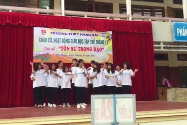 Clip “Cô tuyệt vời nhất” phiên bản học sinh THPT Hàng Hải