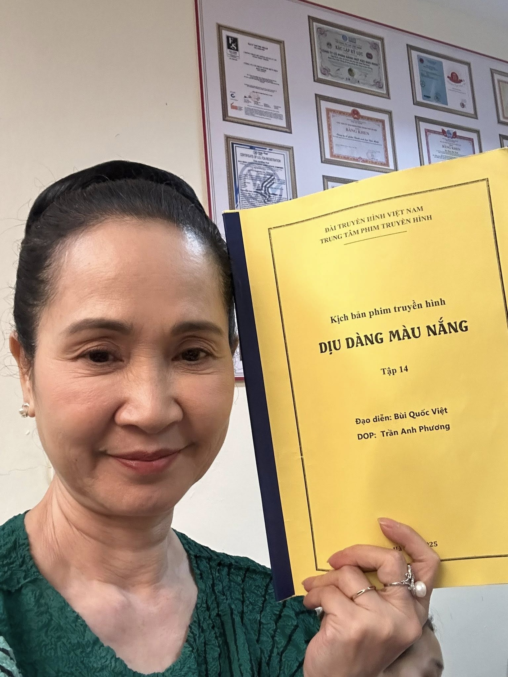 NSND Lan Hương Dịu dàng màu nắng: Không sợ ném đá, làm bạn với con dâu - 4 NSND Lan Hương Dịu dàng màu nắng: Không sợ ném đá, làm bạn với con dâu - 4