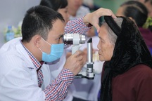 Chung tay "vì một Việt Nam mắt sáng rạng ngời"