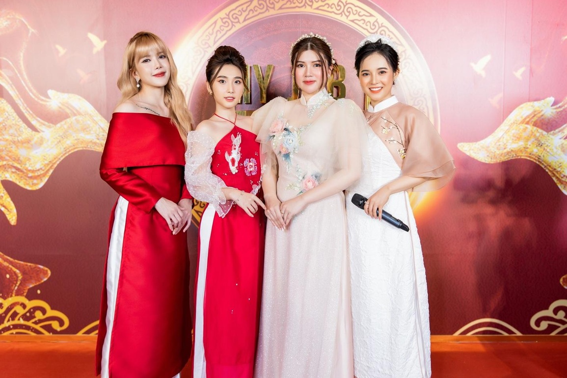 Shynh Group tổ chức tiệc khai xuân với chủ đề tà áo dài truyền thống - 3 Shynh Group tổ chức tiệc khai xuân với chủ đề tà áo dài truyền thống - 3