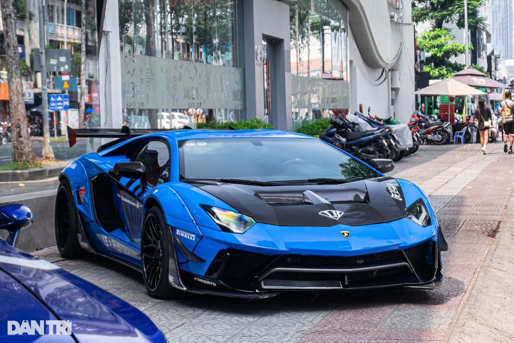 Ngắm Siêu Xe Lamborghini Aventador Độ Liberty Walk Độc Nhất Việt Nam | Báo  Dân Trí