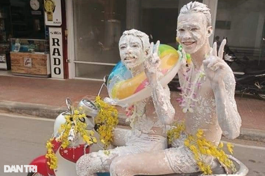 Những điều thú vị trong lễ hội té nước ở Lào