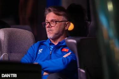 VFF lên tiếng về chuyện hợp đồng của HLV Troussier