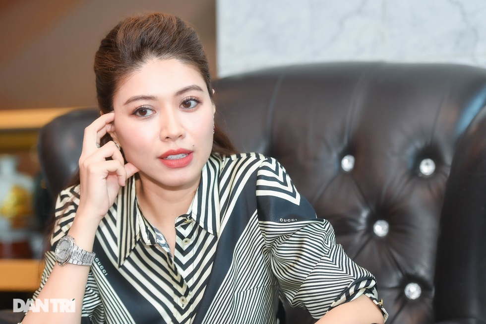 BTV Ngọc Trinh: Khi nhận giải VTV Awards, tôi tiệm cận đáy sự nghiệp - 7 BTV Ngọc Trinh: Khi nhận giải VTV Awards, tôi tiệm cận đáy sự nghiệp - 7