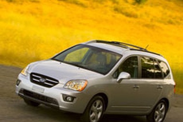 Kia Rondo - Xe minivan cho gia đình nhỏ