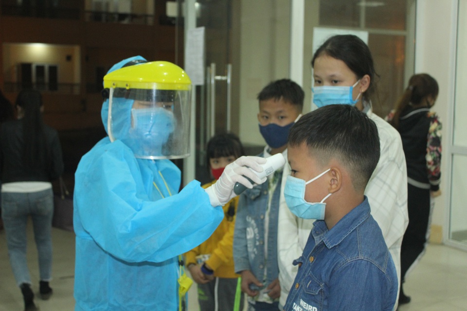 Thừa Thiên Huế tiếp nhận cách ly 39 công dân Việt Nam từ Lào về - 3 Thừa Thiên Huế tiếp nhận cách ly 39 công dân Việt Nam từ Lào về - 3