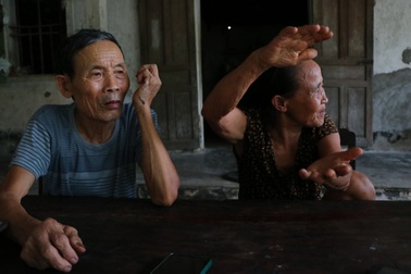 Cha già mắc bệnh hiểm nghèo lo cho con trai bị ung thư, vợ tâm thần