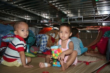 Bác sĩ đang chịu áp lực “khủng khiếp” từ bệnh ung thư