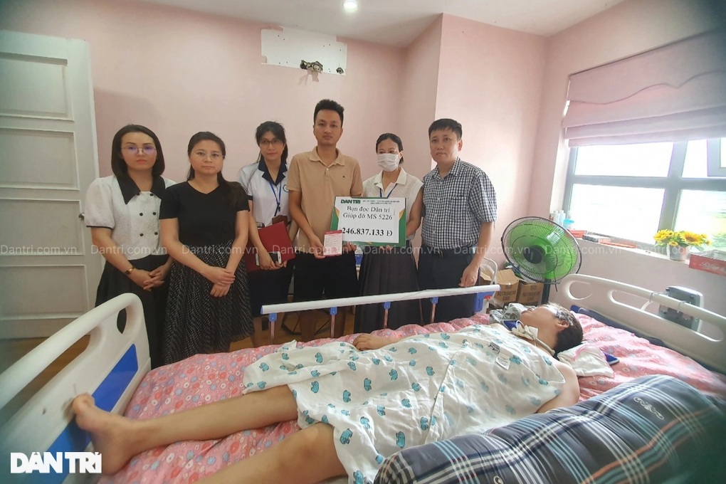 Bạn đọc giúp đỡ hơn 700 triệu đồng, bác sĩ mắc bệnh hiểm vượt qua nguy kịch - 1 Bạn đọc giúp đỡ hơn 700 triệu đồng, bác sĩ mắc bệnh hiểm vượt qua nguy kịch - 1