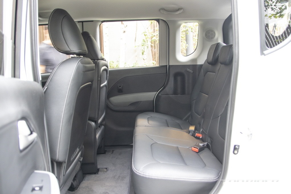 Cận cảnh Kia Ray 2023: Bé hạt tiêu nhưng nội thất rộng, có cửa lùa - 12 Cận cảnh Kia Ray 2023: Bé hạt tiêu nhưng nội thất rộng, có cửa lùa - 12