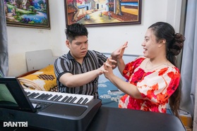 Cậu bé tự kỷ “cảm hóa” cả gia đình bằng cách thể hiện tình cảm đặc biệt
