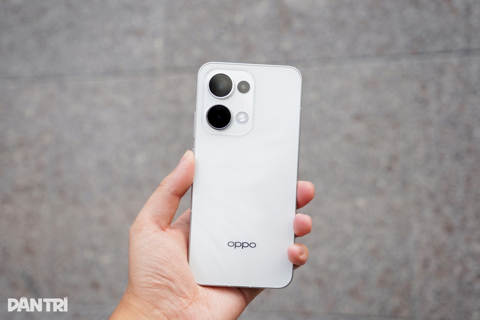 Đánh giá Oppo Reno13 5G: Đối thủ của Galaxy S24 FE, Xiaomi 14T Pro - 9 Đánh giá Oppo Reno13 5G: Đối thủ của Galaxy S24 FE, Xiaomi 14T Pro - 9