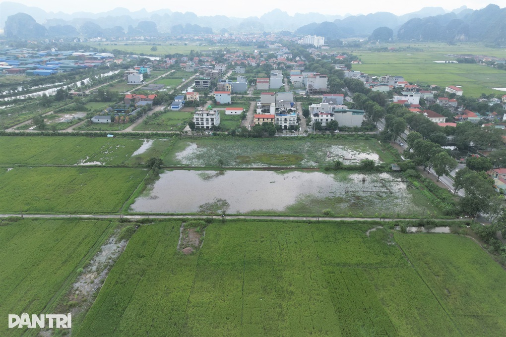Cưỡng chế kiểm đếm đất bắt buộc để xây khu đô thị vùng đệm di sản Tràng An - 1 Cưỡng chế kiểm đếm đất bắt buộc để xây khu đô thị vùng đệm di sản Tràng An - 1