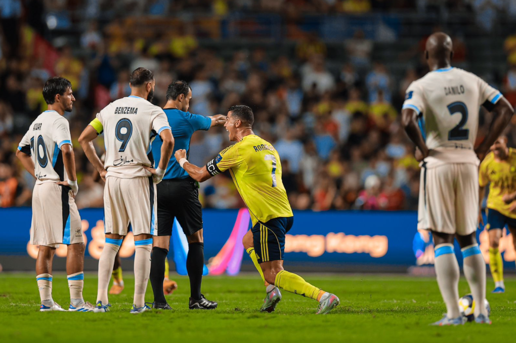 C.Ronaldo gây tranh cãi ở bàn thắng giúp Al Nassr vào chung kết - 1 C.Ronaldo gây tranh cãi ở bàn thắng giúp Al Nassr vào chung kết - 1