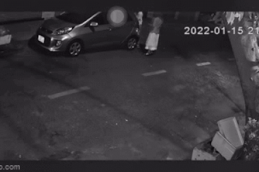 Người phụ nữ bị giật túi xách ngã đập đầu xuống đường, bất tỉnh